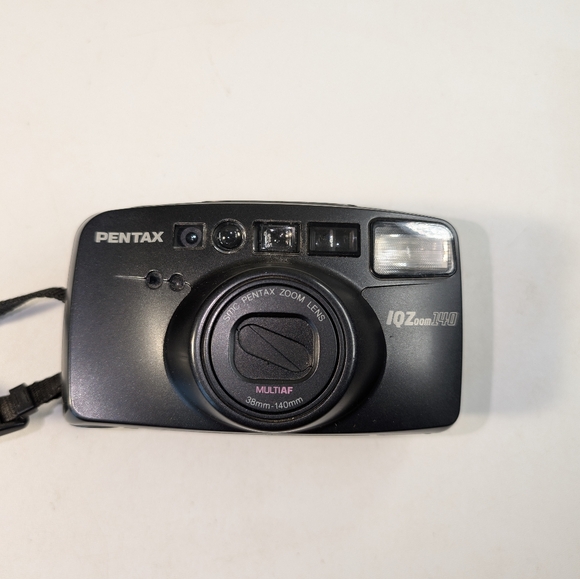 Vintage Pentax IQZoom140 35mm Point & Shoot Film Camera